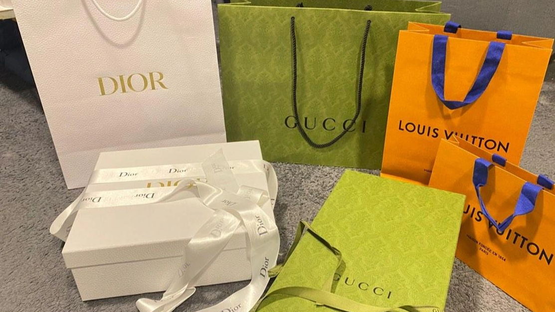 Doanh số của loạt thương hiệu Dior, Gucci, Louis Vuitton...lao đau