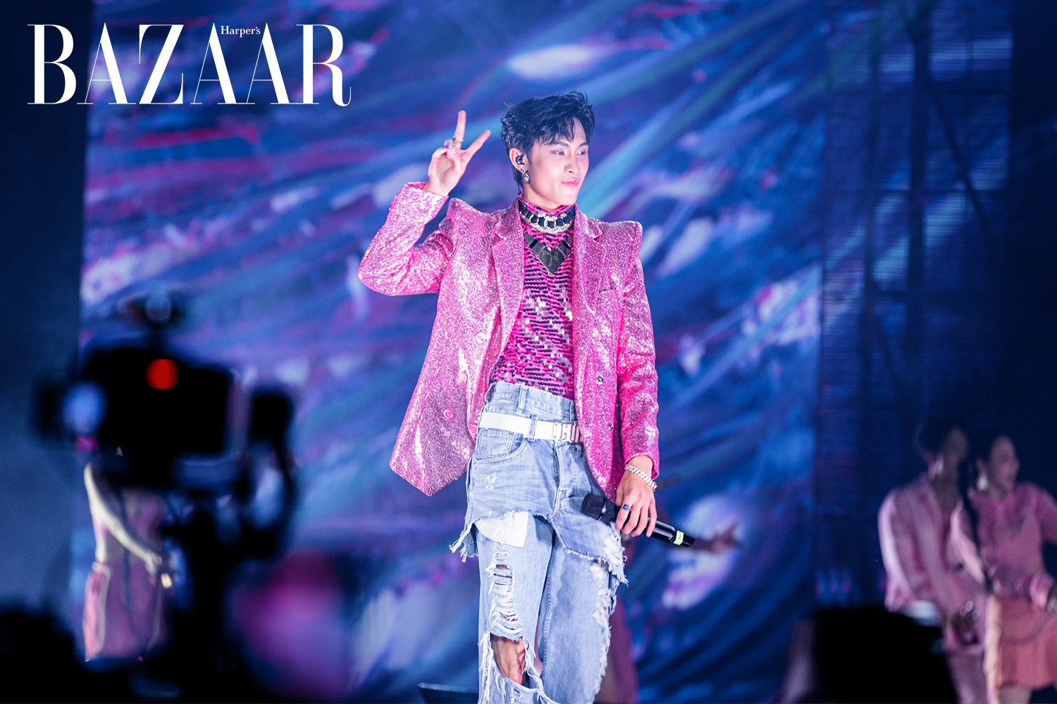 Harper's Bazaar_Wren Evans tham dự Vietnamese Concert của Hoàng Thùy Linh_05