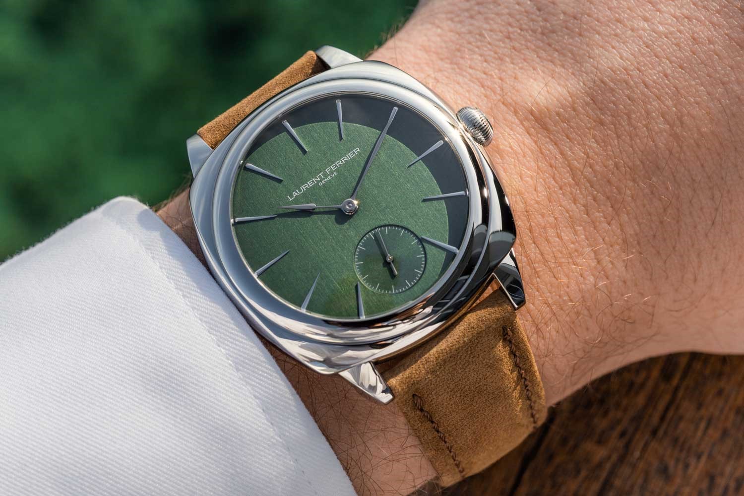  đồng hồ tối giản 