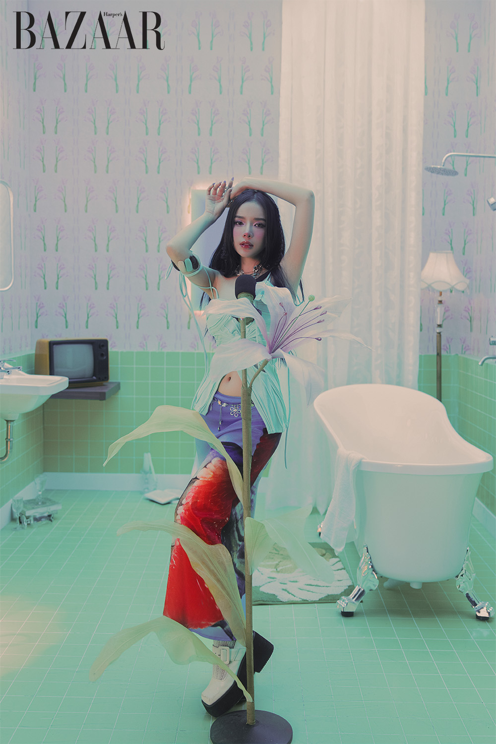 Harper's Bazaar_Ca nhạc sĩ LyLy ra mắt EP LoveLy đầu tay_03