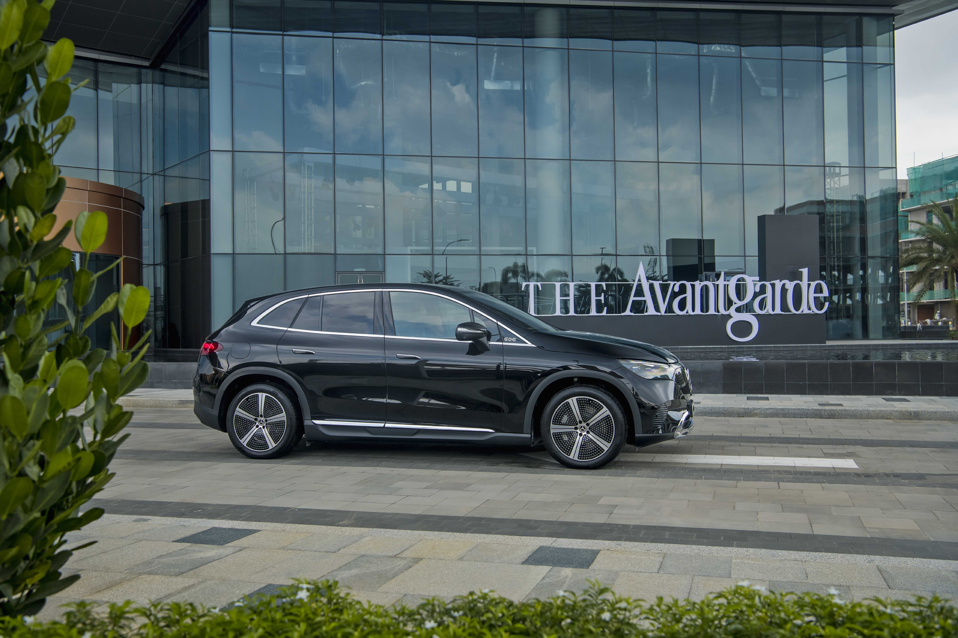 Mercedes EQE 500 4Matic – SUV thuần điện cỡ trung giá 4 tỷ đồng