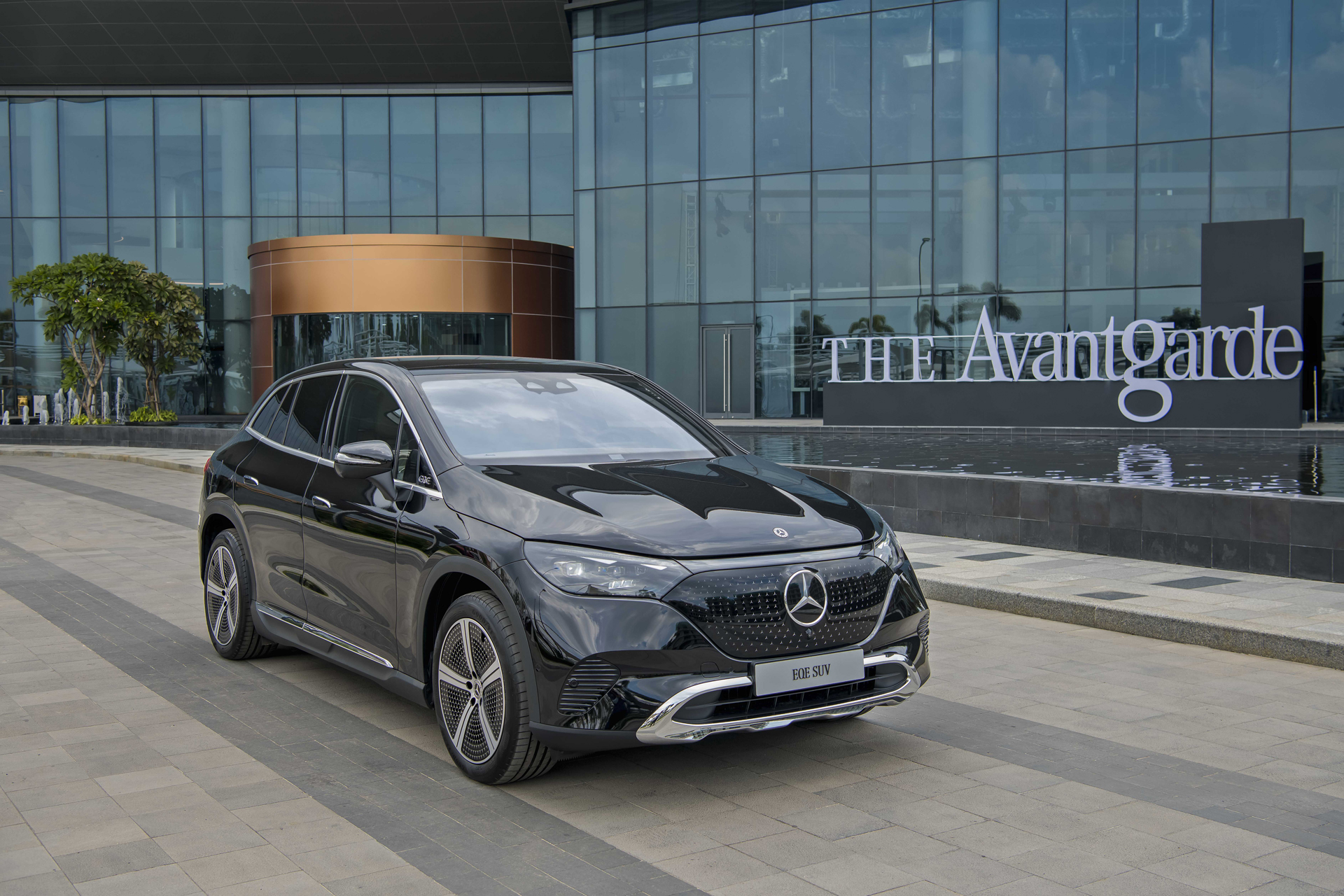 Mercedes EQE 500 4Matic – SUV thuần điện cỡ trung giá 4 tỷ đồng