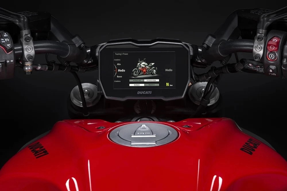 Ducati Diavel V4 2024