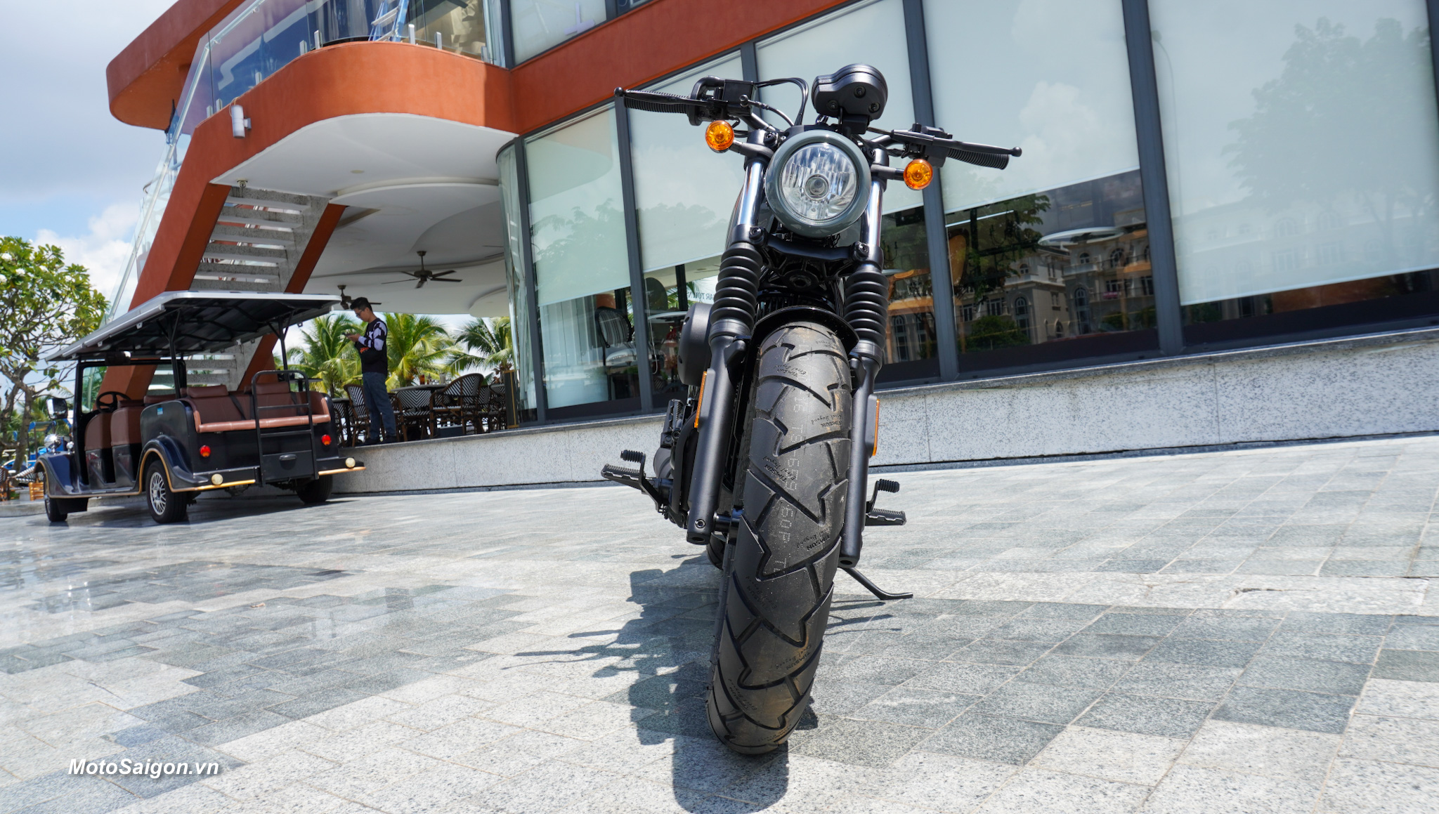 hyosung-gv300s-bobber-cruiser-gia-xe-2024-motosaigon-25.jpg