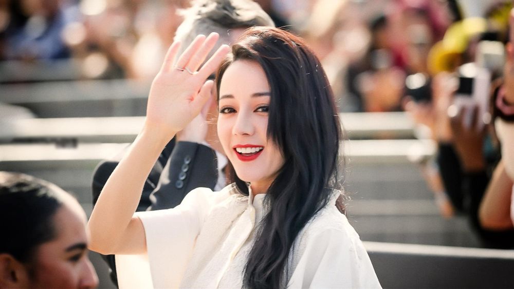 Địch Lệ Nhiệt Ba trở thành người phát ngôn toàn cầu của Dior