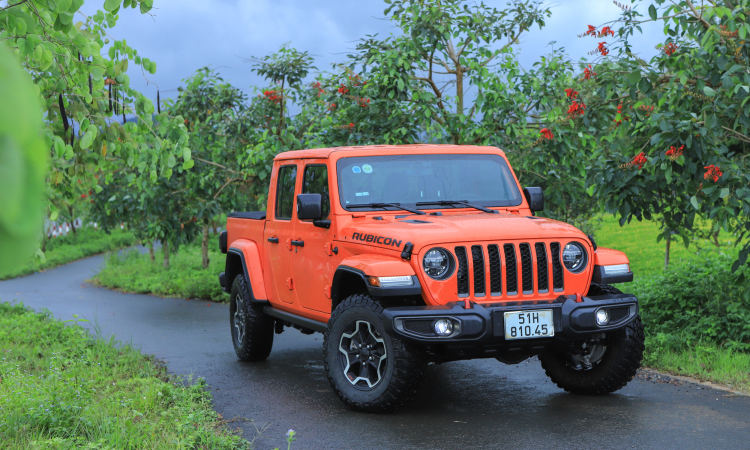 Jeep triệu hồi loạt xe Wrangler và Gladiator do lỗi camera và đèn cảnh báo lùi
