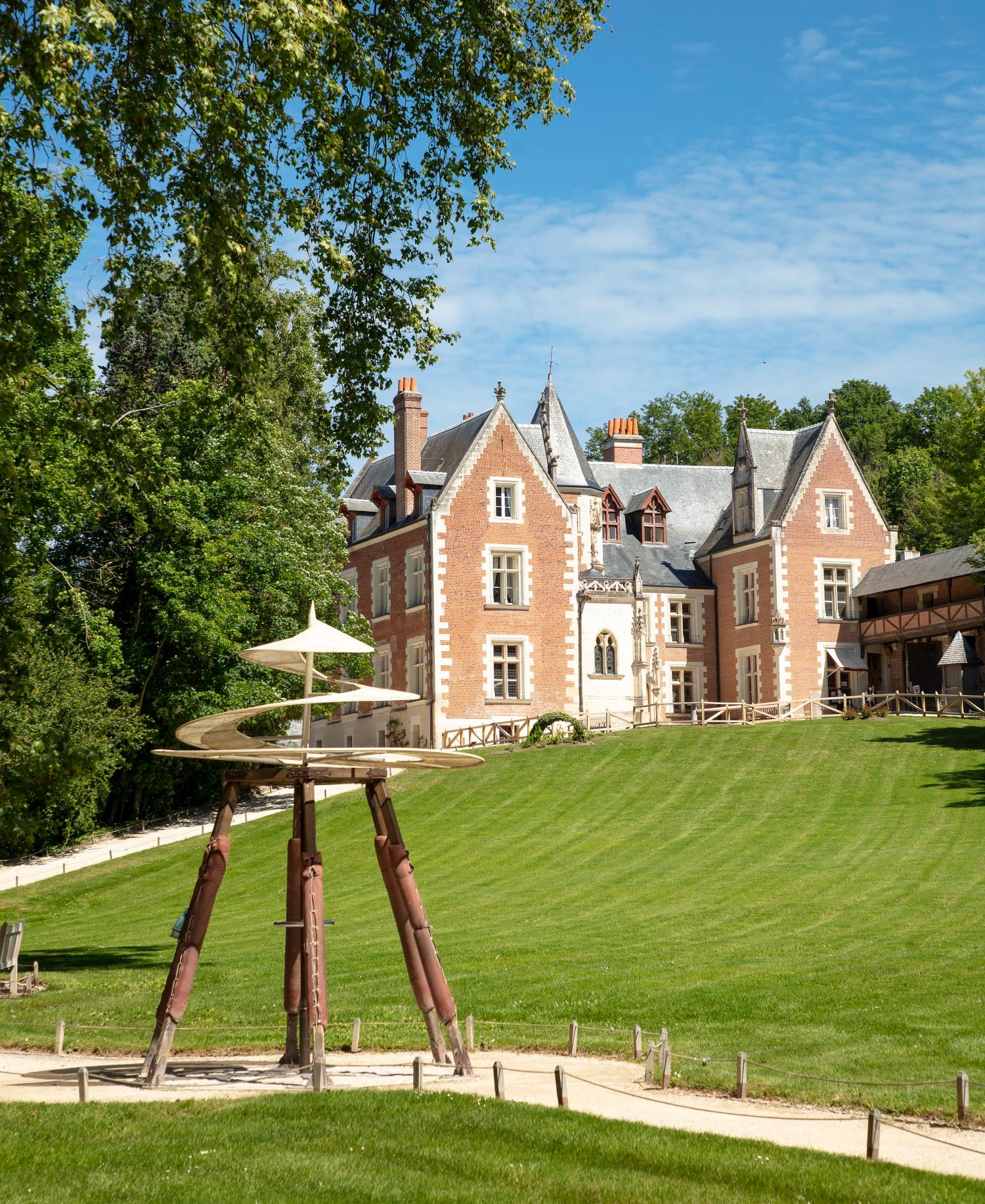 Lâu đài Clos Lucé - Nơi cư ngụ cuối đời của Leonardo da Vinci