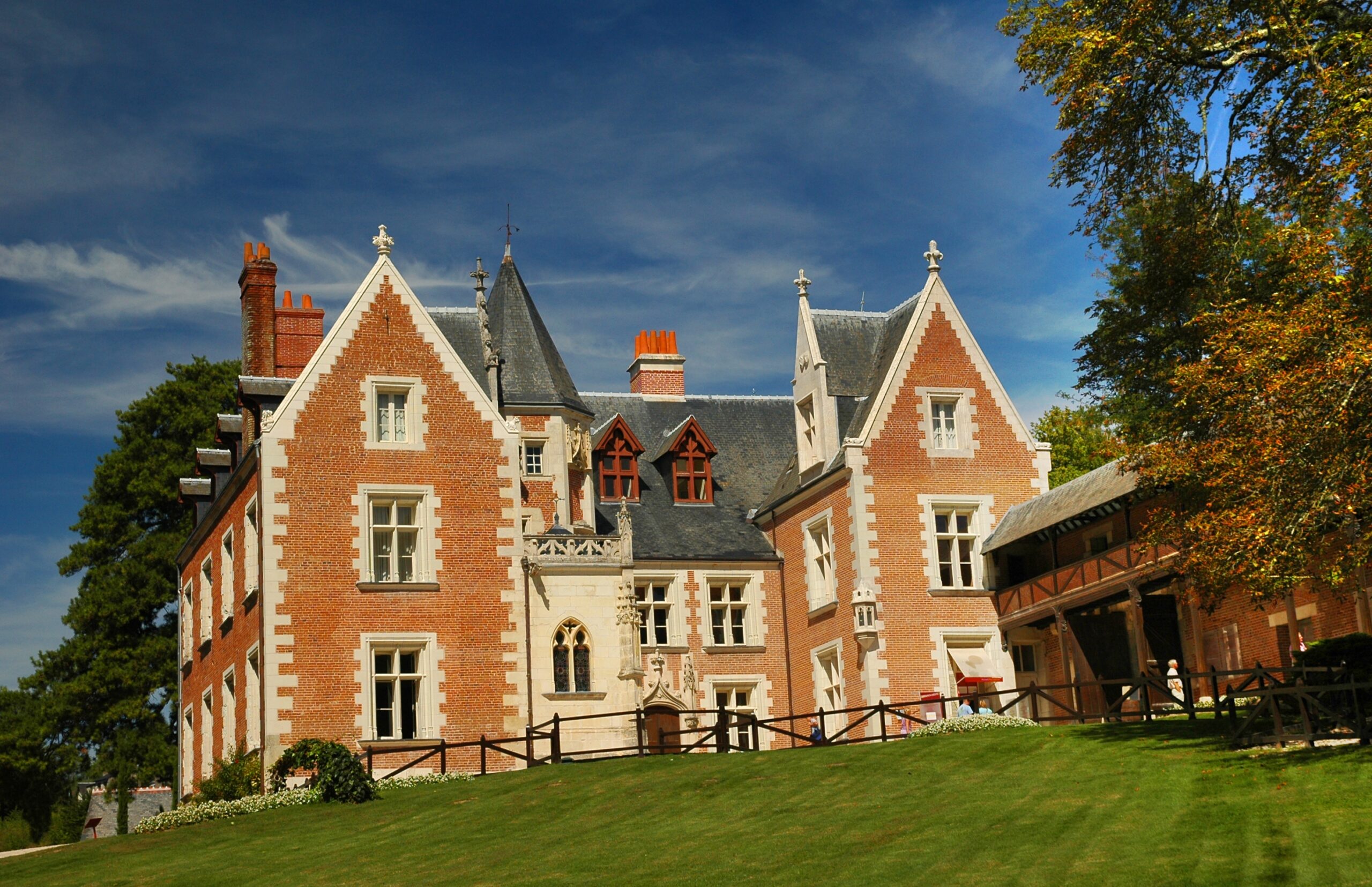 Lâu đài Clos Lucé - Nơi cư ngụ cuối đời của Leonardo da Vinci