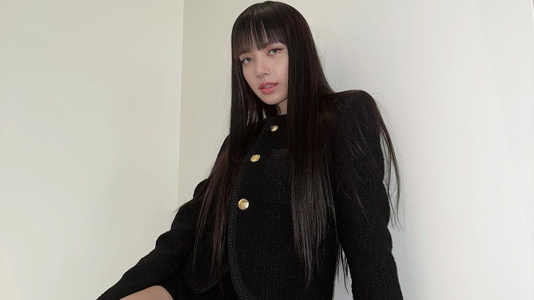Chào thu cùng phong cách thời trang của Lisa (Blackpink)