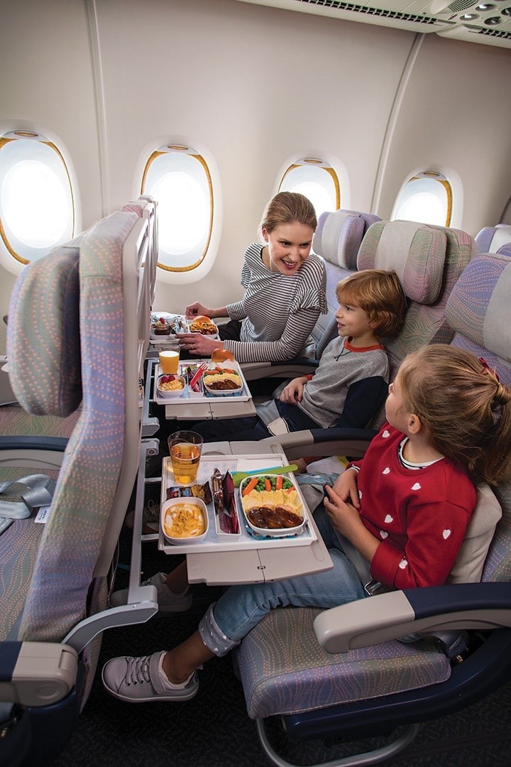Emirates- Airlines-ivivu-3