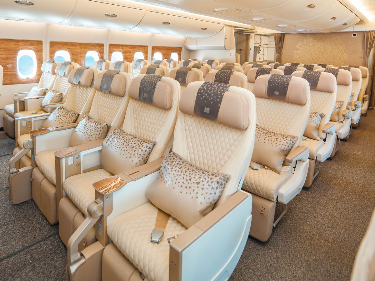 Emirates- Airlines-ivivu-6