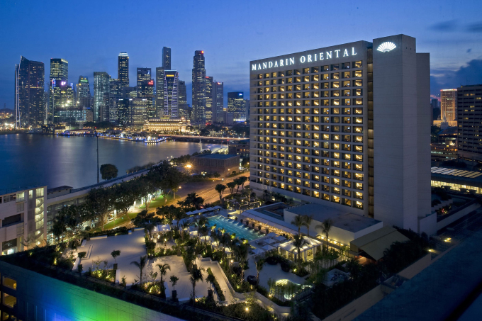 mandarin-oriental-singapore-ex-8416-2581-1699607924.jpg?w=680&h=0&q=100&dpr=1&fit=crop&s=I_WDz0DeL7edU3lzOLSeNQ