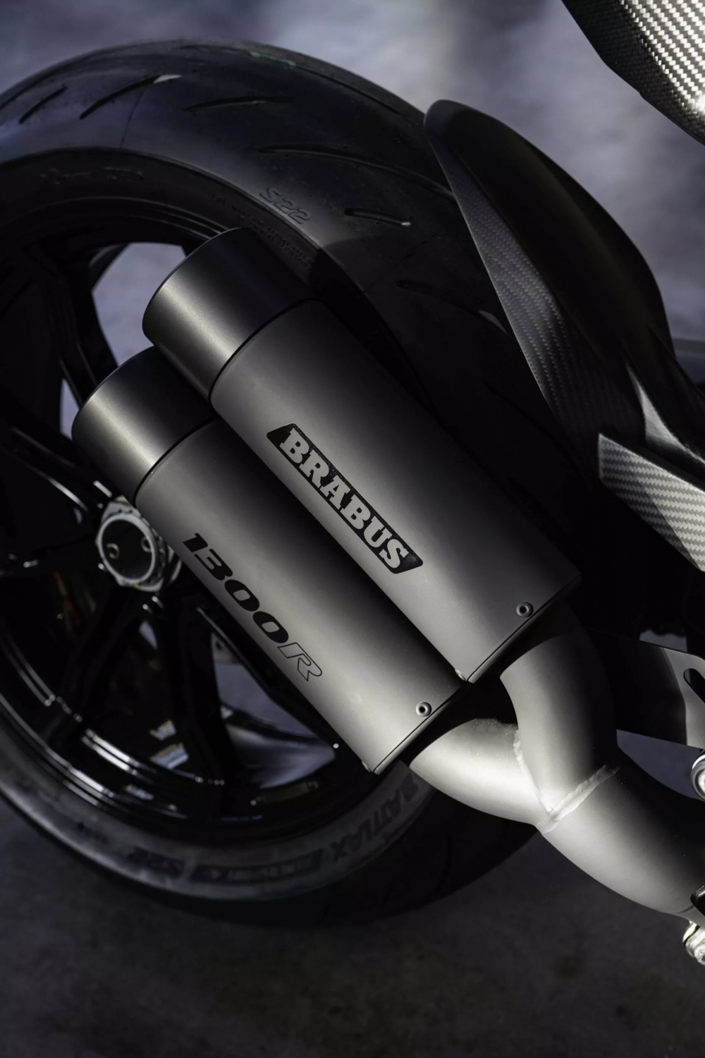 Brabus trình làng siêu mô tô KTM 1300 R Edition 23