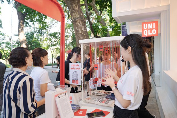 Nhiều khách hàng tự tay nặn tò he, làm gốm ngay trong không gian cửa hàng UNIQLO Hoàn Kiếm - Ảnh 14. cửa hàng UNIQLO Hoàn Kiếm