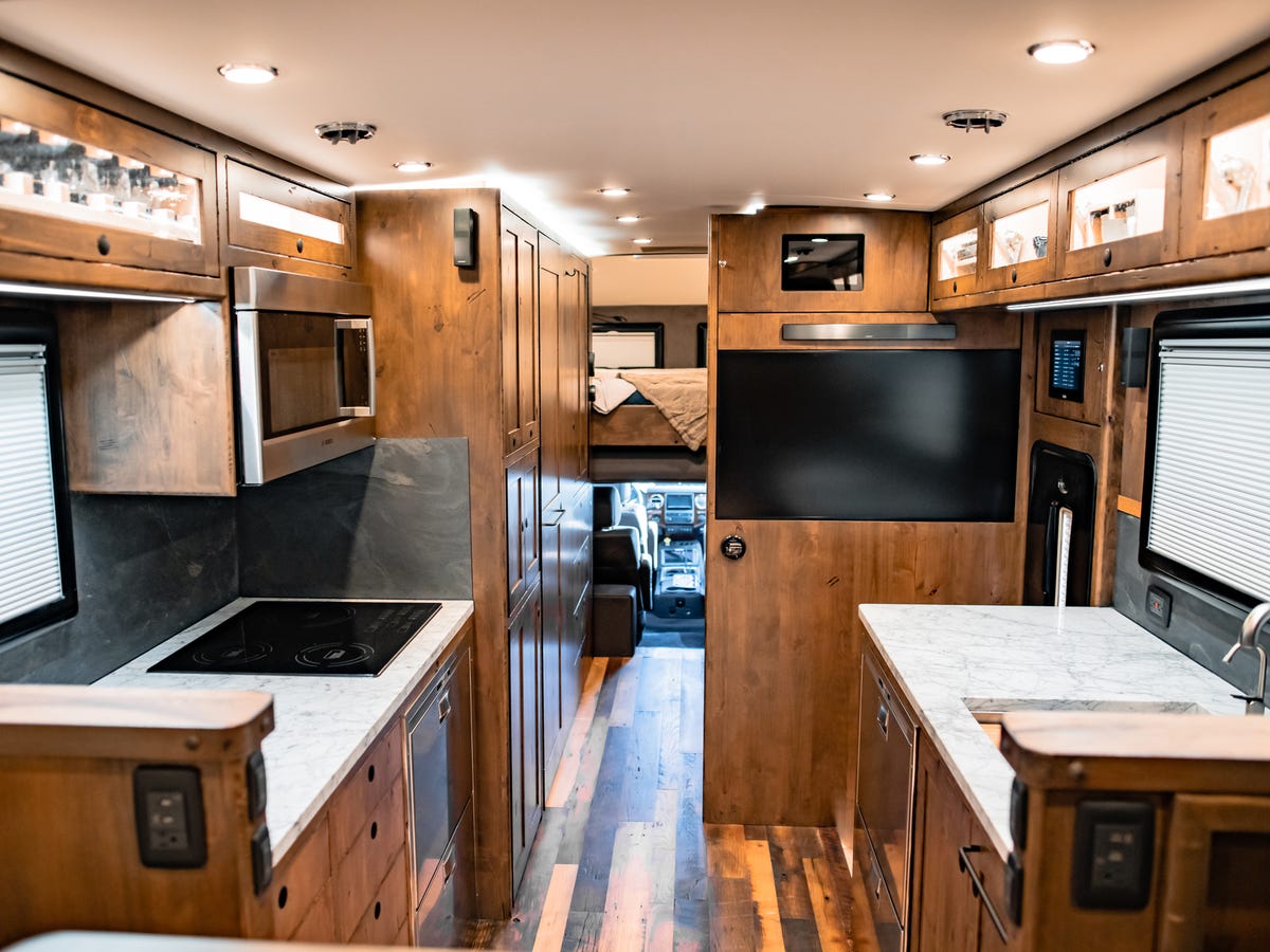 EarthRoamer XV-HD sang trọng với mức giá khởi điểm 1,7 triệu USD