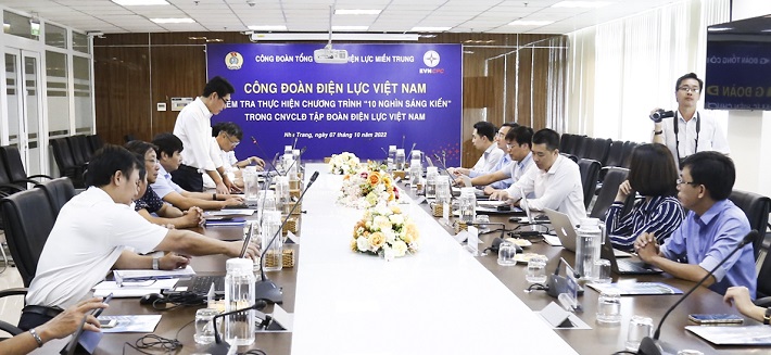 Đoàn công tác do Phó Chủ tịch Công đoàn ĐLVN Uông Quang Huy làm Trưởng đoàn thực hiện kiểm tra Chương trình “10 nghìn sáng kiến”tại Công đoàn Tổng công ty Điện lực miền Trung ngày 07/10/2022
