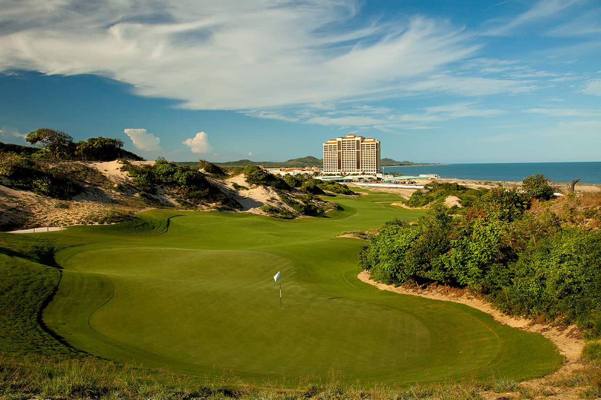 The Bluffs Grand Hồ Tràm Strip