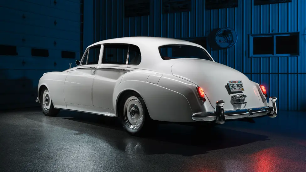 Ringbrothers tiết lộ Rolls-Royce Silver Cloud II cổ điển