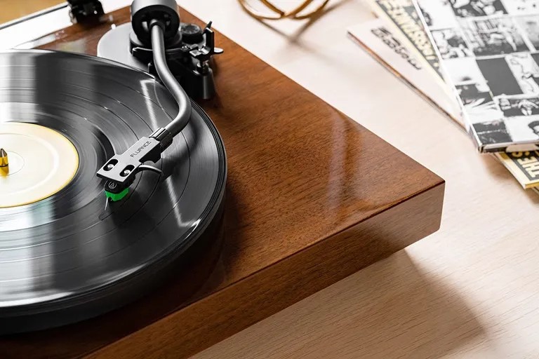 máy ghi âm vinyl mới