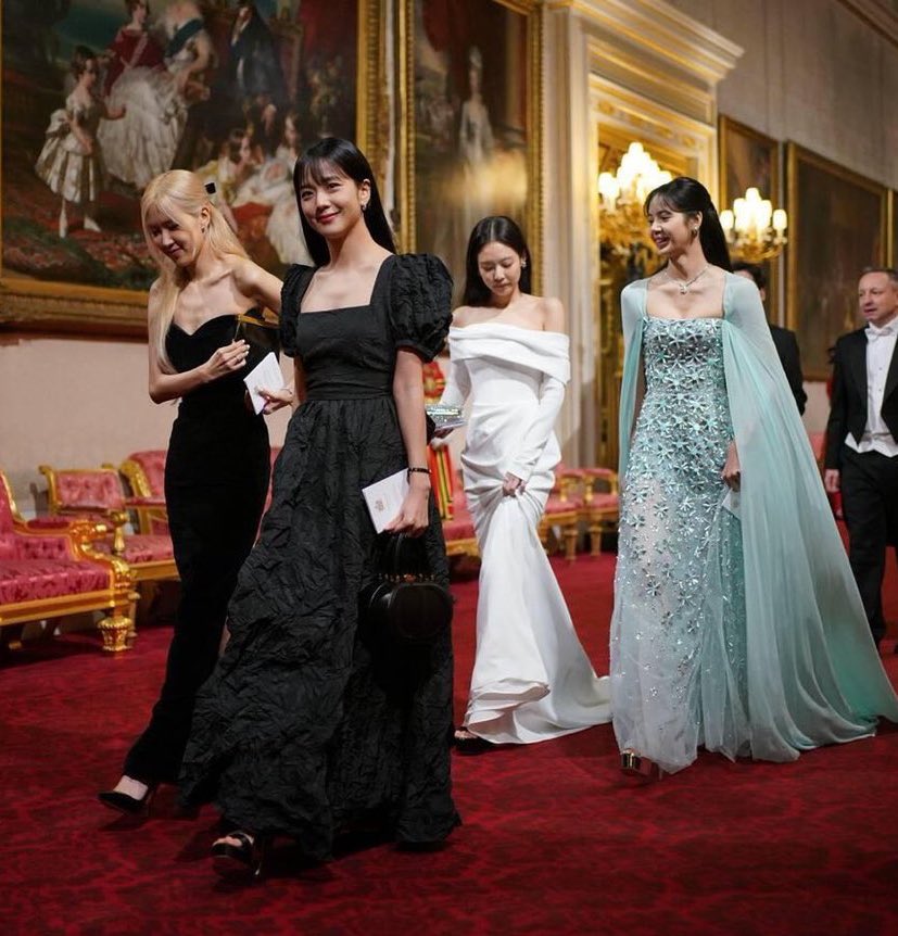 BLACKPINK tại Cung điện Buckingham