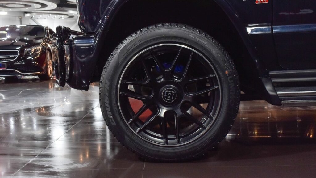 Suzuki Jimny "thăng hạng" thành Brabus G