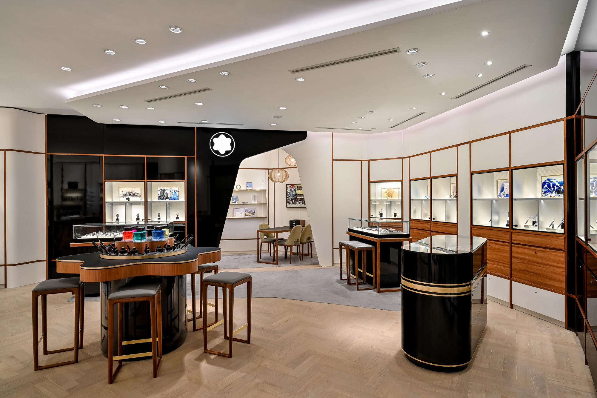 Cửa hàng Montblanc mới