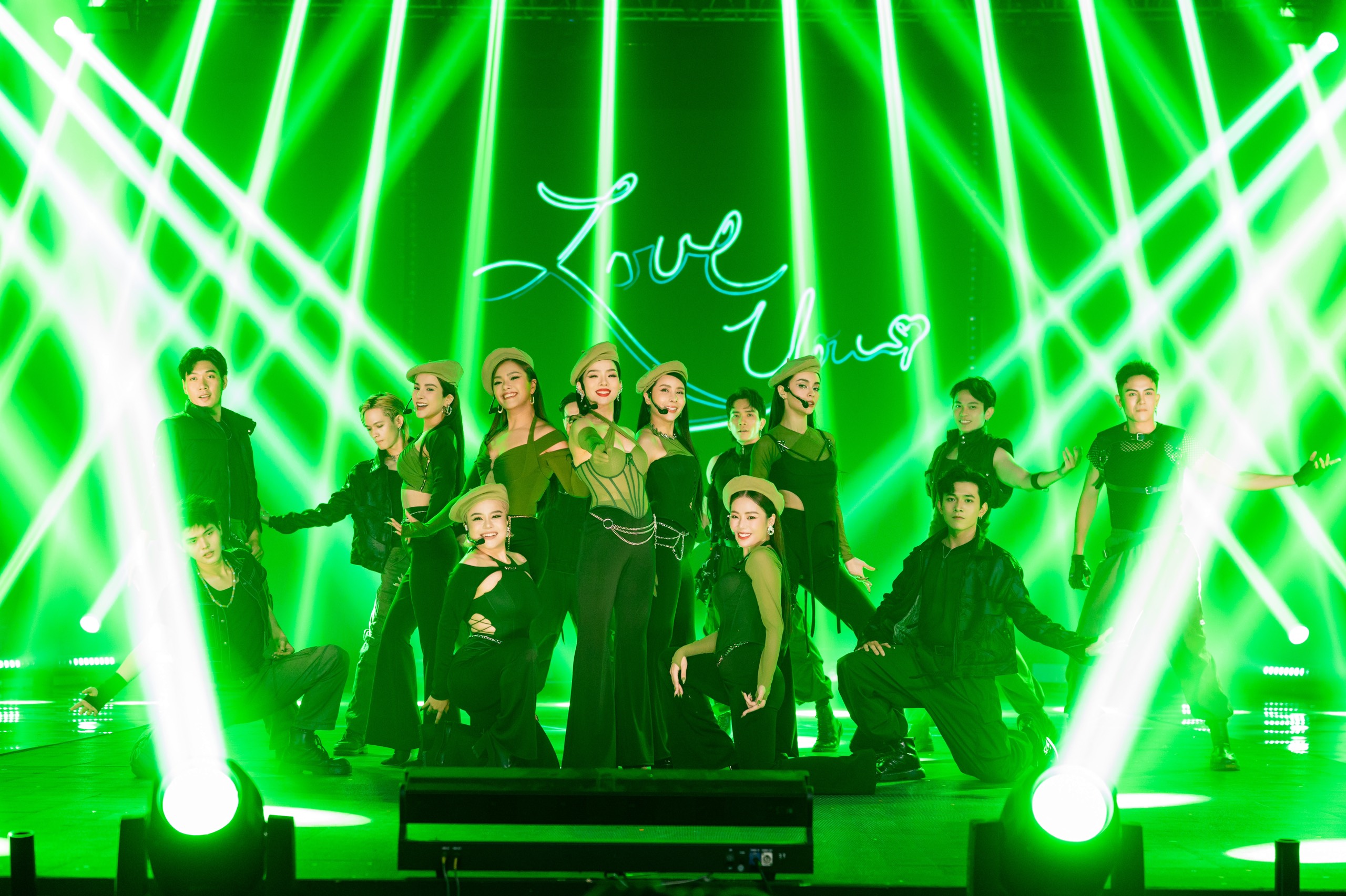 Team Diệp Lâm Anh