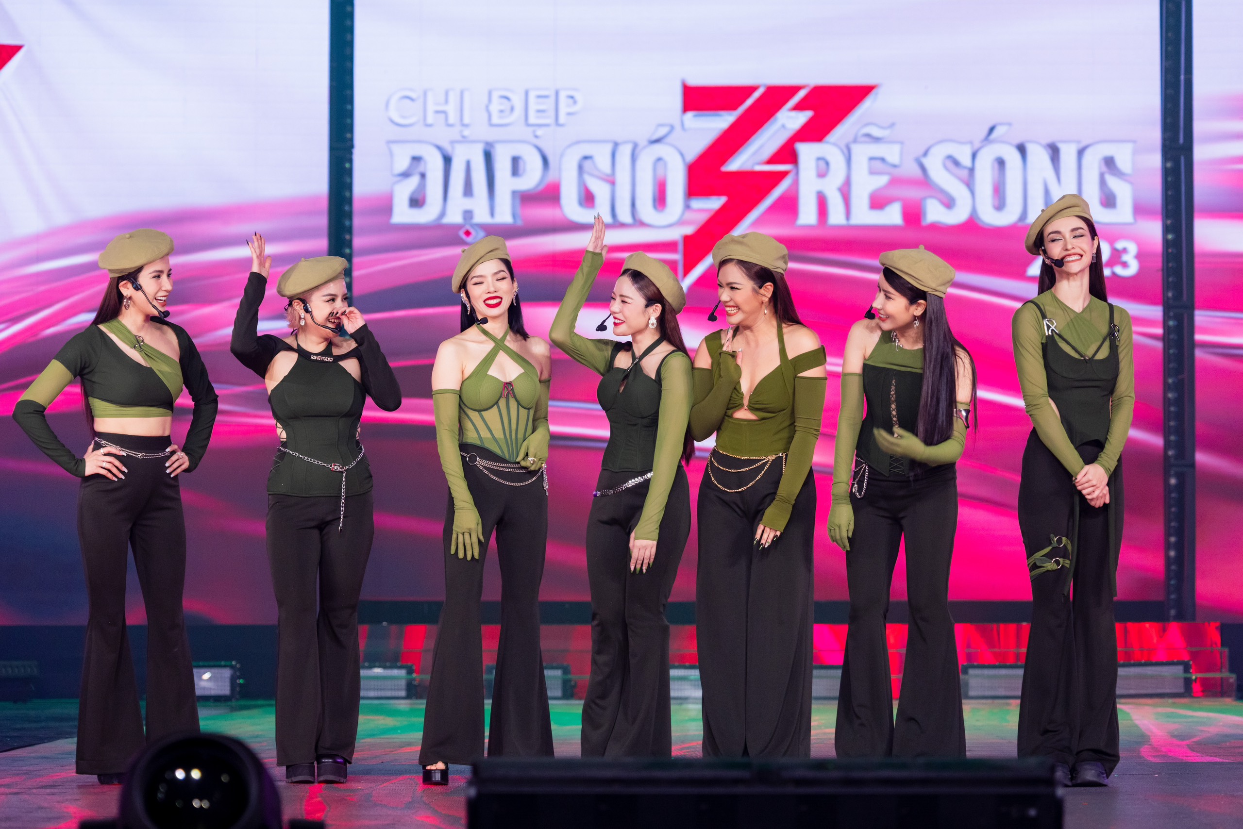 Team Diệp Lâm Anh