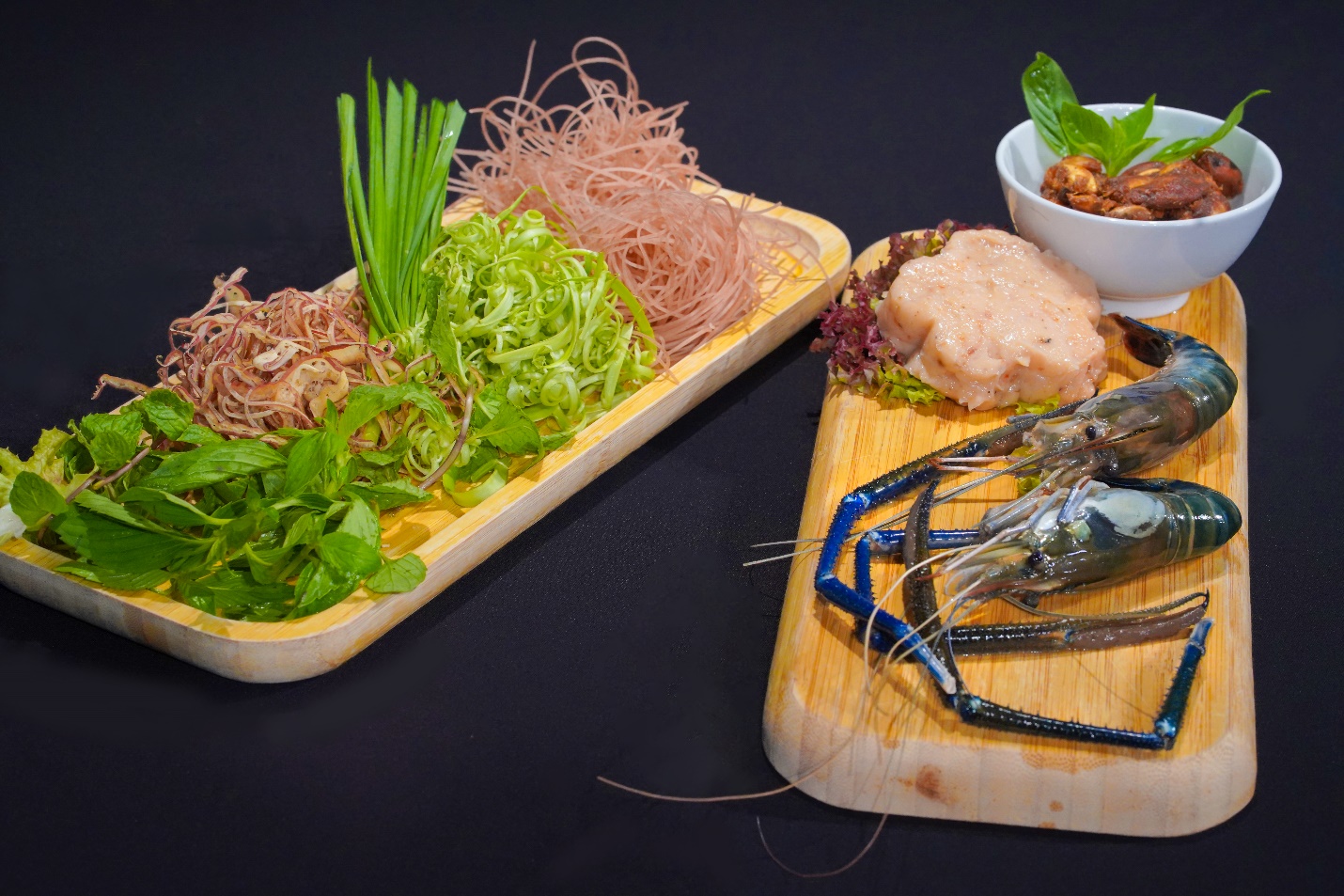 Bún suông gạo lứt tôm càng là món ăn đặc trưng miền Tây