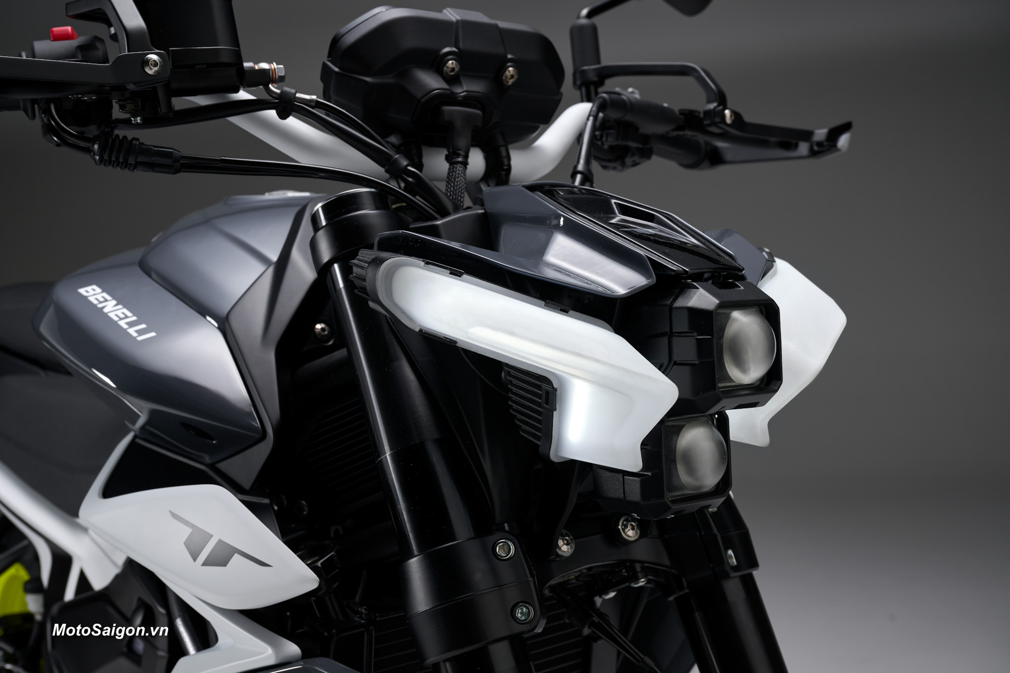 Benelli ra mắt cặp đôi Tornado 500 cùng với BKX 300S