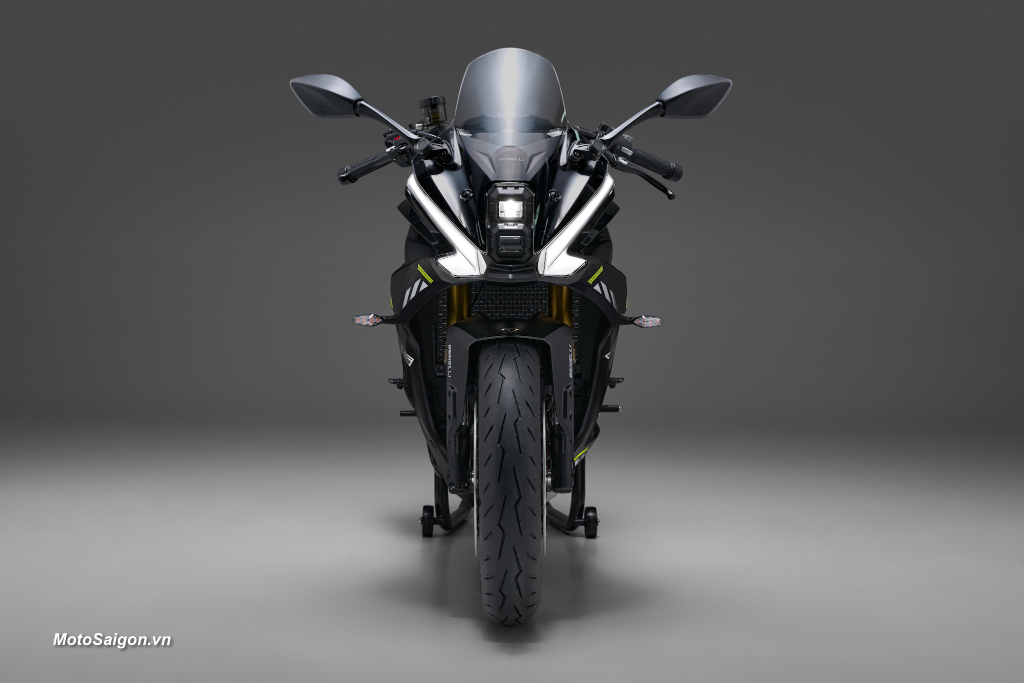 Benelli ra mắt cặp đôi Tornado 500 cùng với BKX 300S
