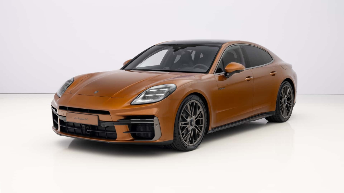 Porsche Panamera thế hệ mới ra mắt, giá từ 100.000 USD