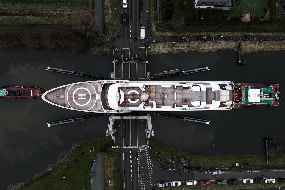 Siêu du thuyền của Heesen Yachts thu hút người dân Hà Lan