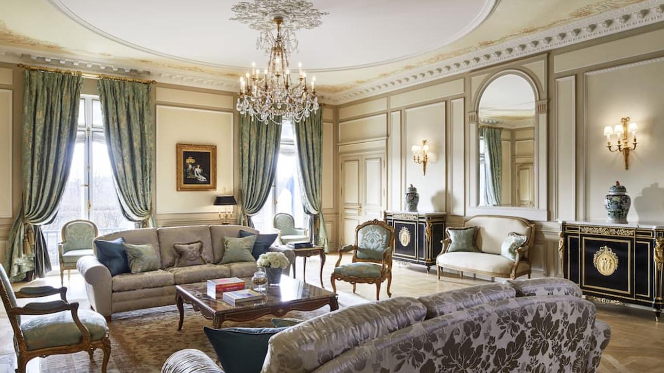 Bước vào khách sạn Le Meurice từng tổ chức tiệc cưới của Picasso