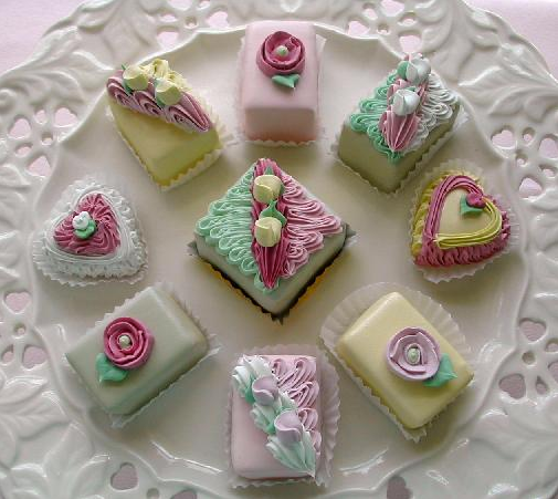 Bánh Petits Fours đa dạng và hấp dẫn