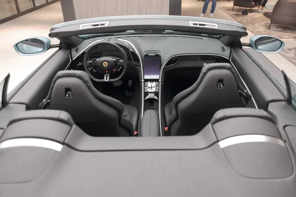 Siêu xe mui trần "50 năm có một" của Ferrari cập bến thị trường Đông Nam Á