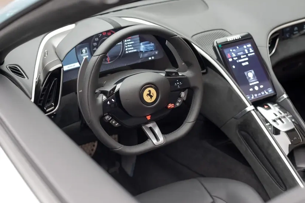 Siêu xe mui trần "50 năm có một" của Ferrari cập bến thị trường Đông Nam Á