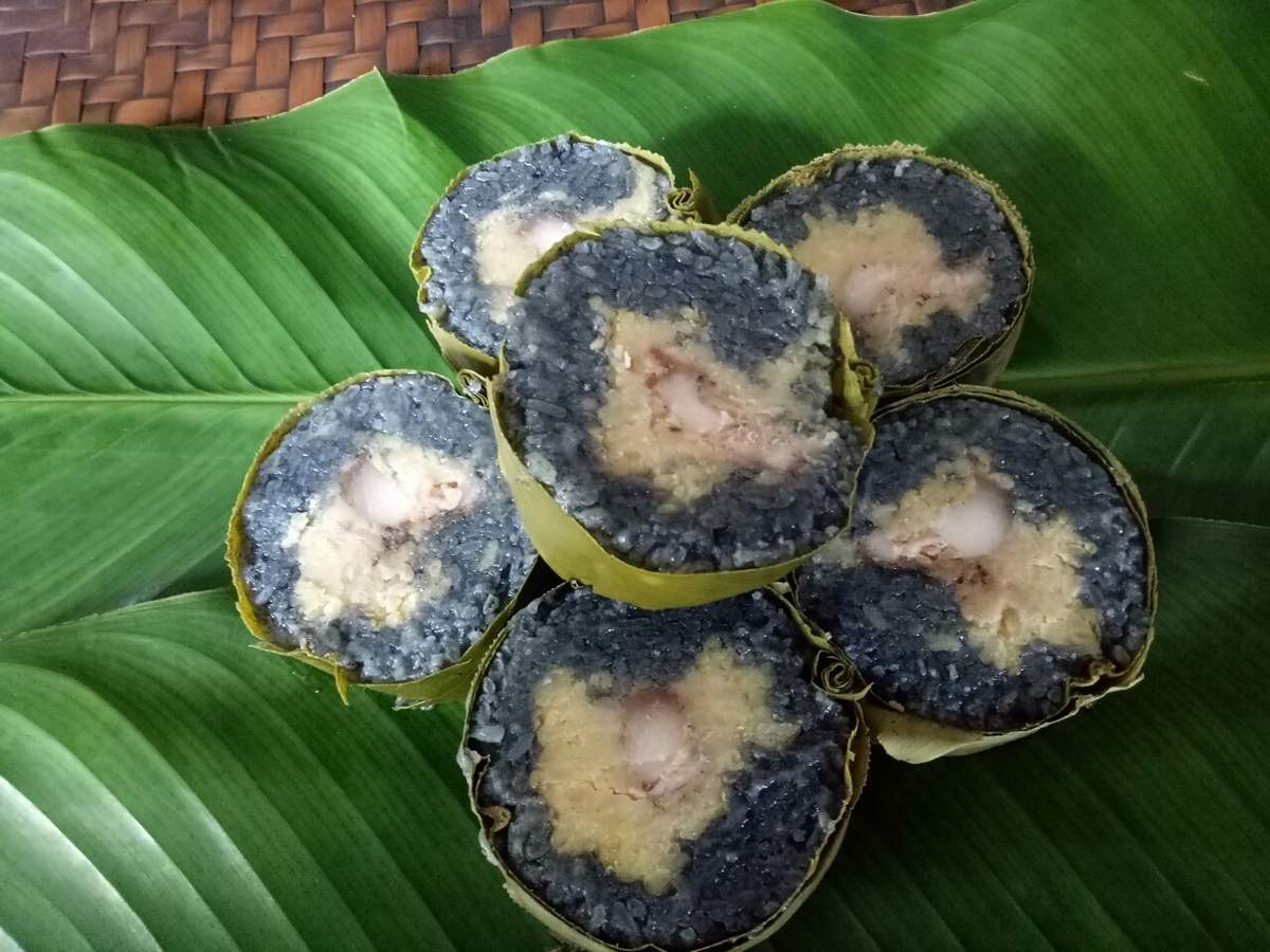 bánh-chưng-đen-ivivu