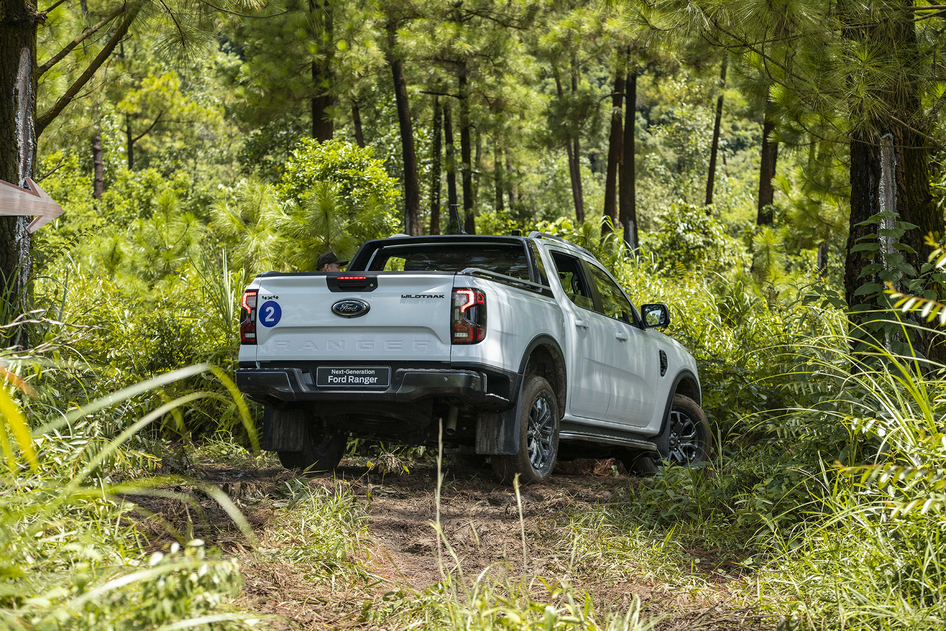 9 mẹo lái xe off-road chinh phục mọi địa hình