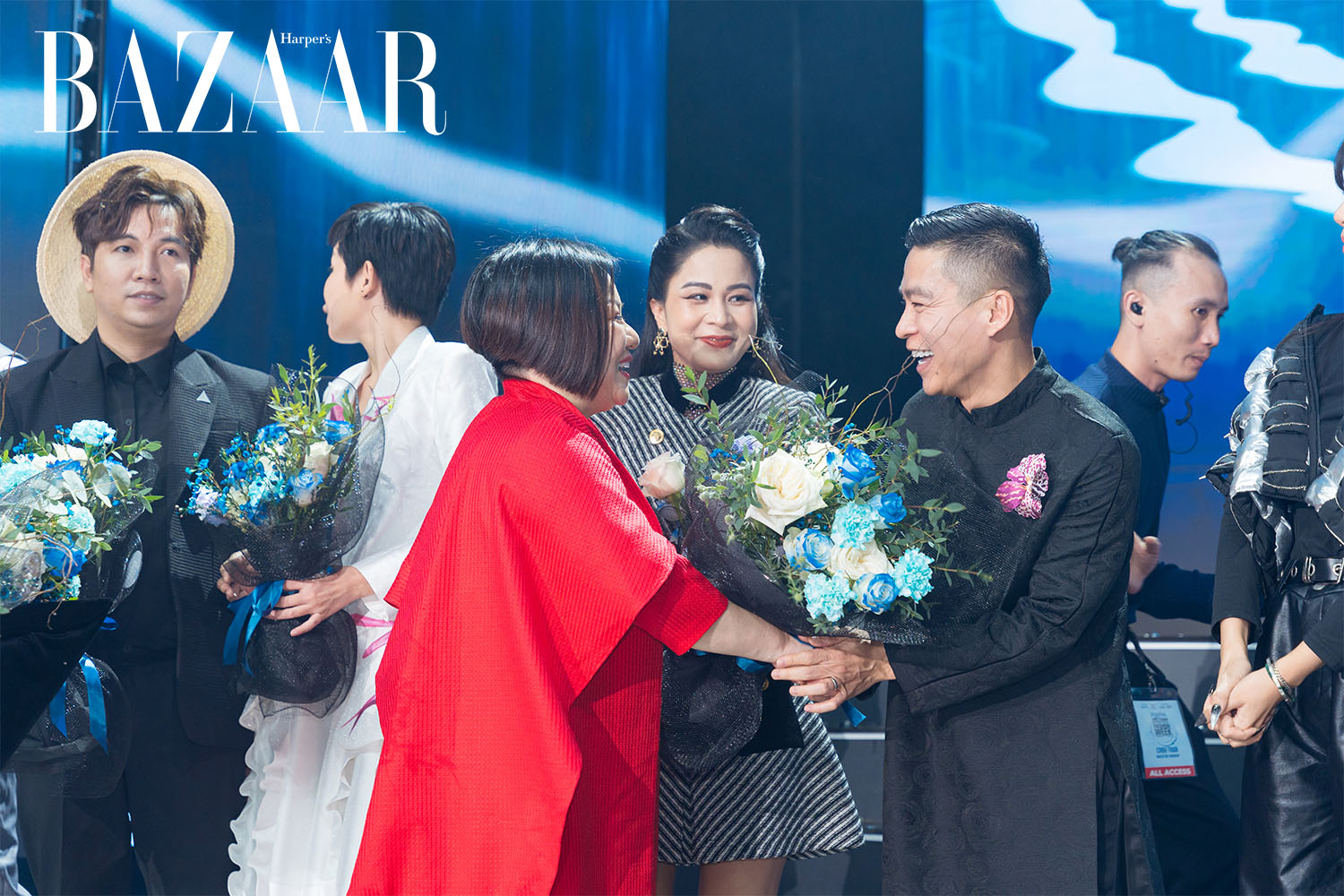 Harper's Bazaar_Đức Phúc hát mở màn AVIFW Thu đông 2023_04