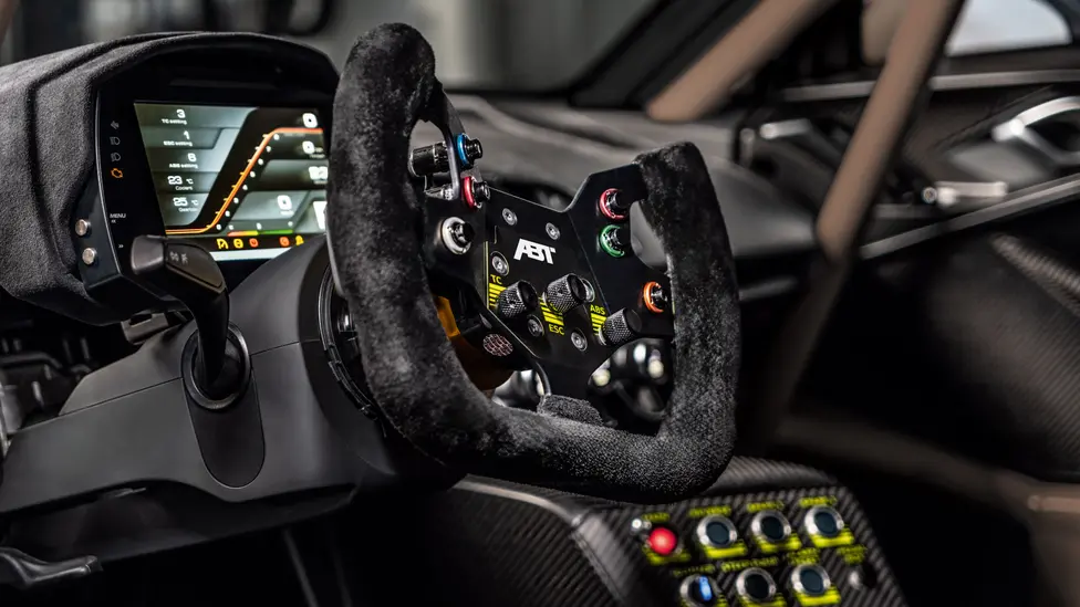 ABT XGT Audi R8: Từ chiếc xe đua đến siêu xe đường phố với giá 520 nghìn bảng Anh