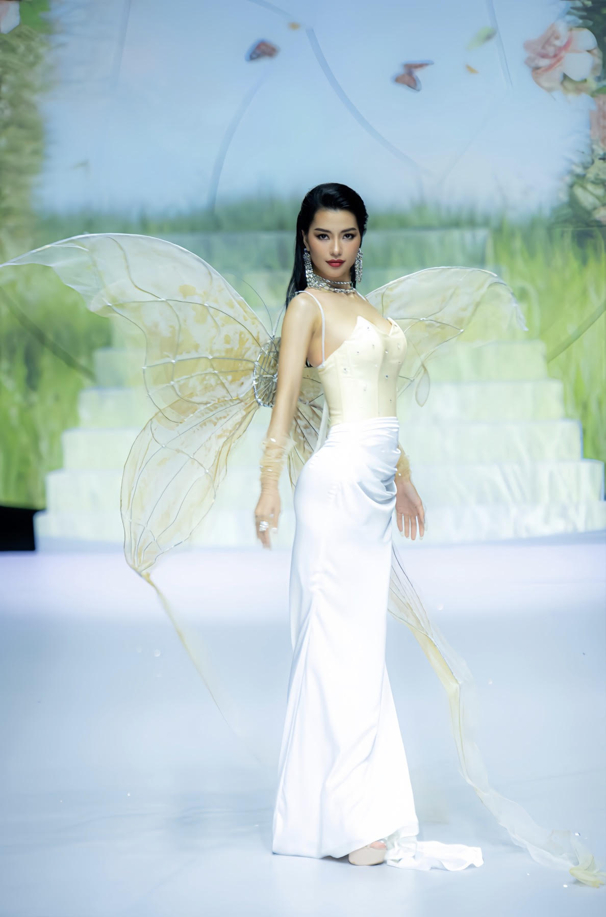 Miss Cosmo Vietnam 2023 Hoàng Nhung