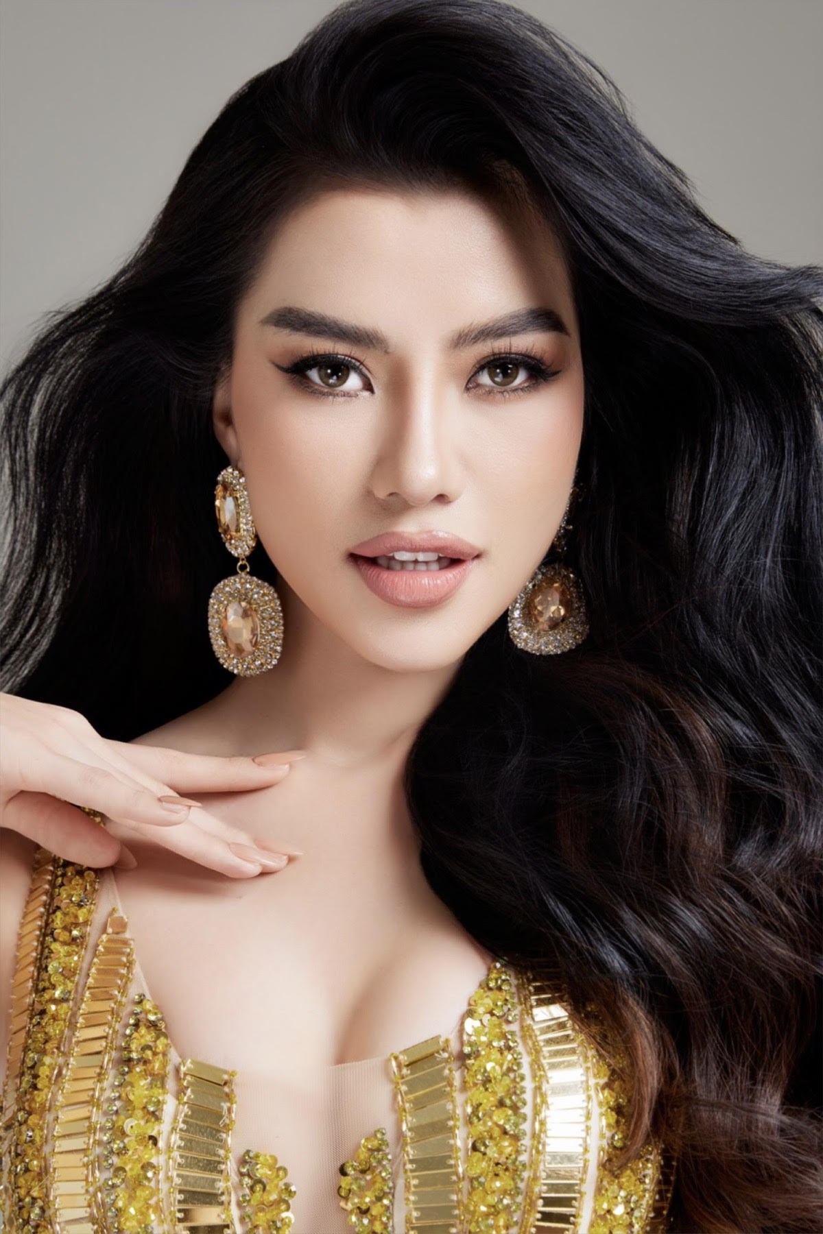 Miss Cosmo Việt Nam Hoàng Nhung