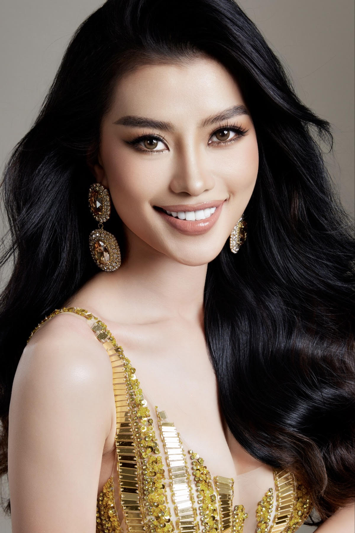 Miss Cosmo Việt Nam Hoàng Nhung