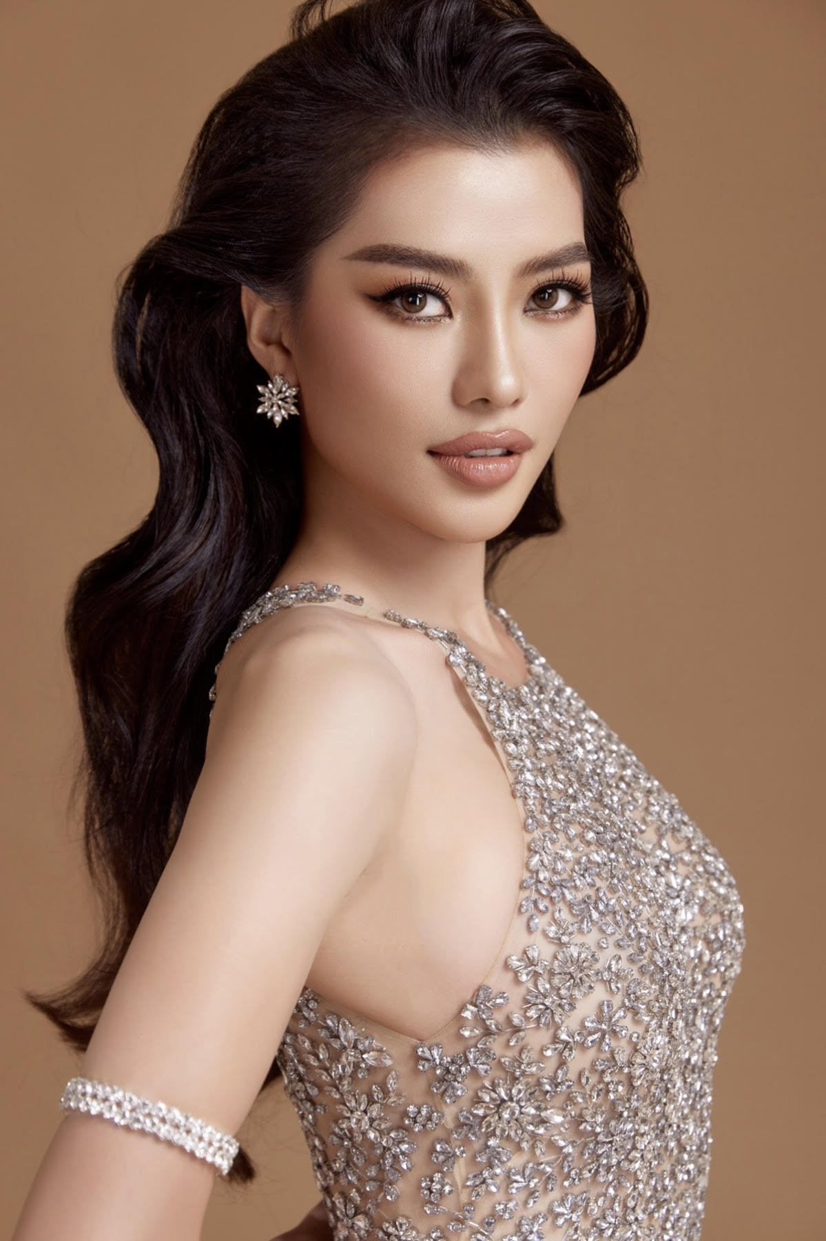Miss Cosmo Việt Nam Hoàng Nhung