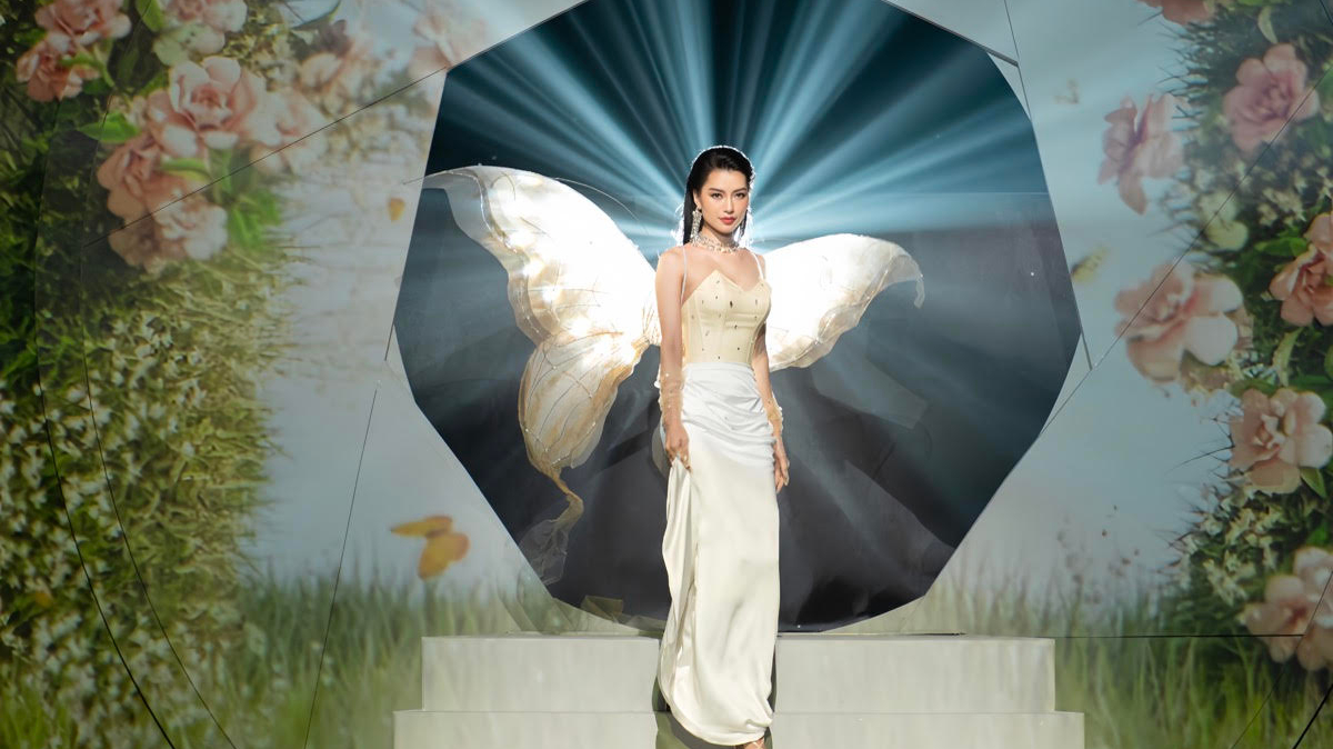 Miss Cosmo Vietnam 2023 Hoàng Nhung khoe body nóng bỏng, quyến rũ