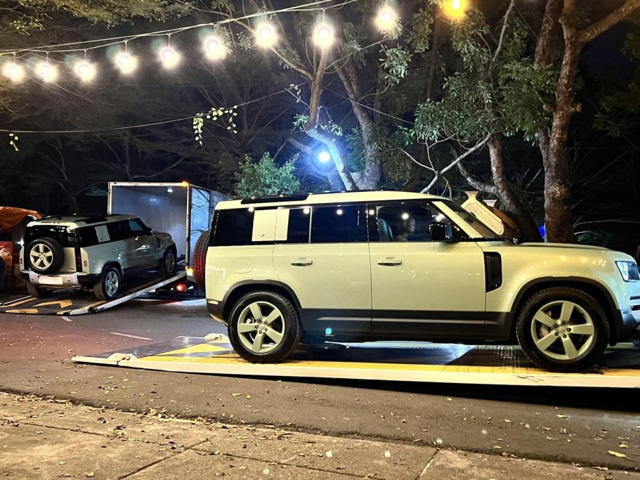 Hai anh em ở Bình Dương "chơi lớn" chi hơn 15 tỷ tậu 2 chiếc Land Rover Defender 75th Limited Edition cực giới hạn tại Việt Nam