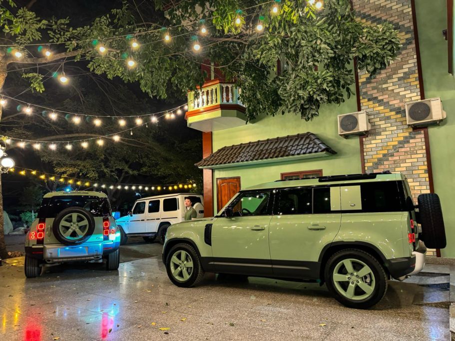 Hai anh em ở Bình Dương "chơi lớn" chi hơn 15 tỷ tậu 2 chiếc Land Rover Defender 75th Limited Edition cực giới hạn tại Việt Nam