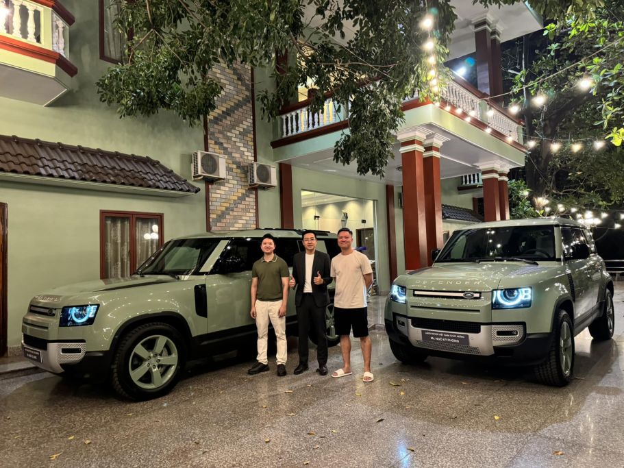 Hai anh em ở Bình Dương "chơi lớn" chi hơn 15 tỷ tậu 2 chiếc Land Rover Defender 75th Limited Edition cực giới hạn tại Việt Nam