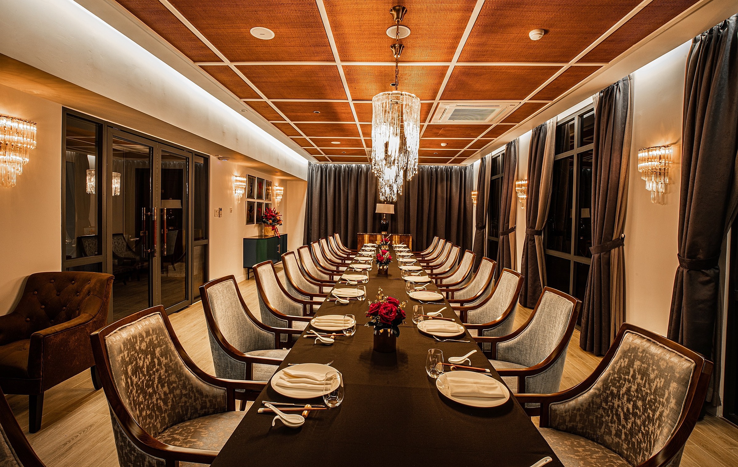 Có gì trong Côn Sơn Restaurant 5 sao của diễn viên Chi Bảo?
